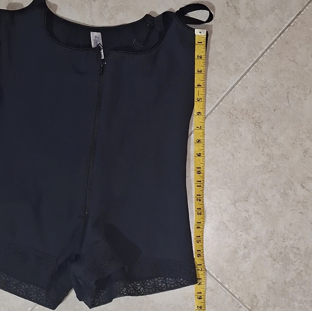 ❤️Leonisa Shapewear❤️ - Picture 13 of 14